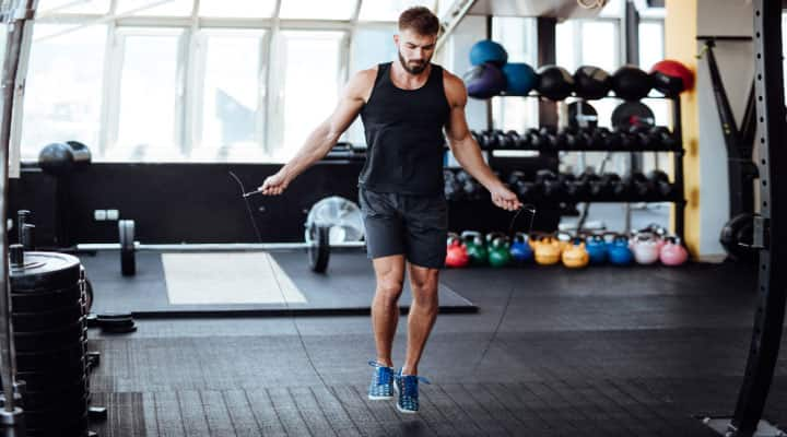 Man jump roping supports muscle growth with BCAAs